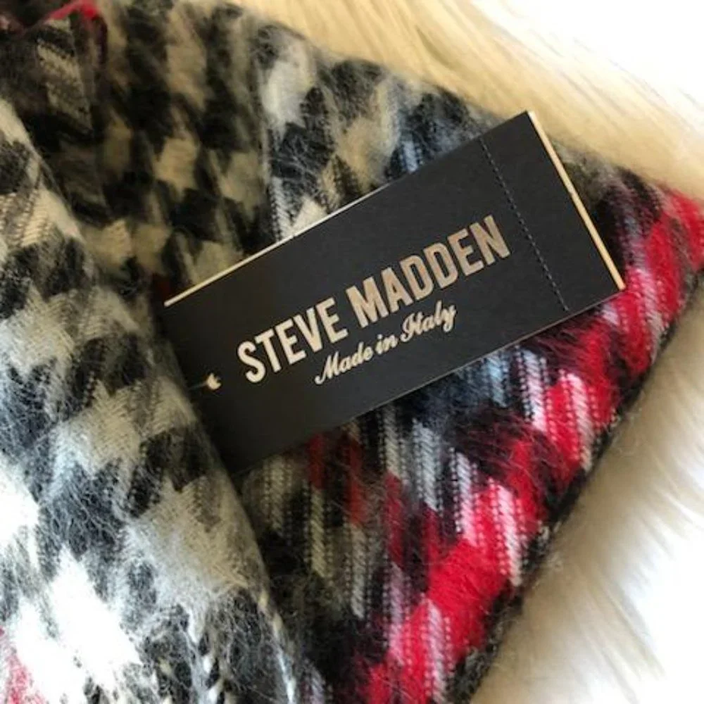 Steve Madden Houndstooth Design Scarf
